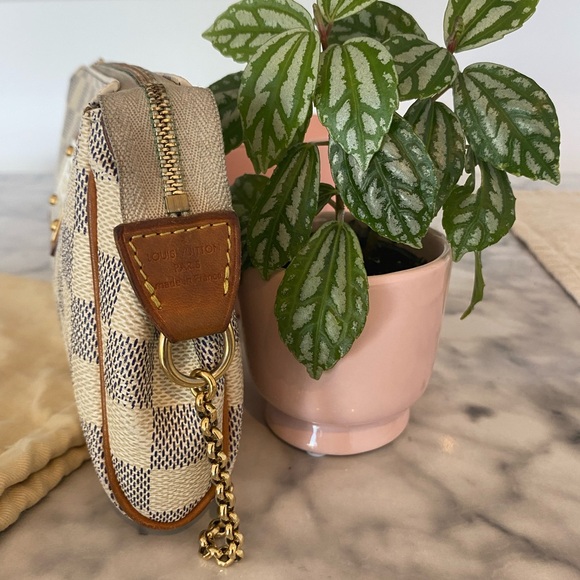 Louis Vuitton authentic Azur Eva clutch - Picture 5 of 6